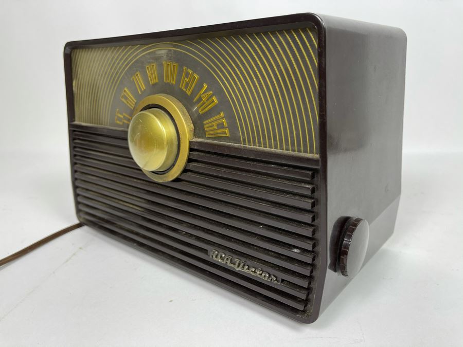 Vintage Mid-Century WORKING Tube Radio By RCA Victor Golden Throat Tone 11W X 6D X 7.5H [Photo 7]