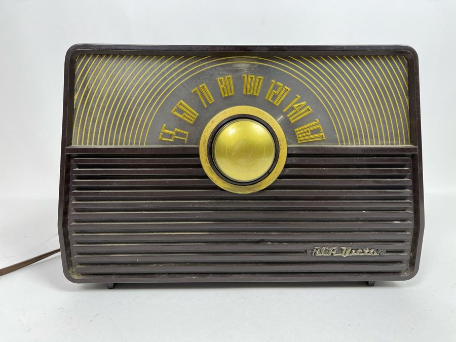 Vintage Mid-Century WORKING Tube Radio By RCA Victor Golden Throat Tone ...