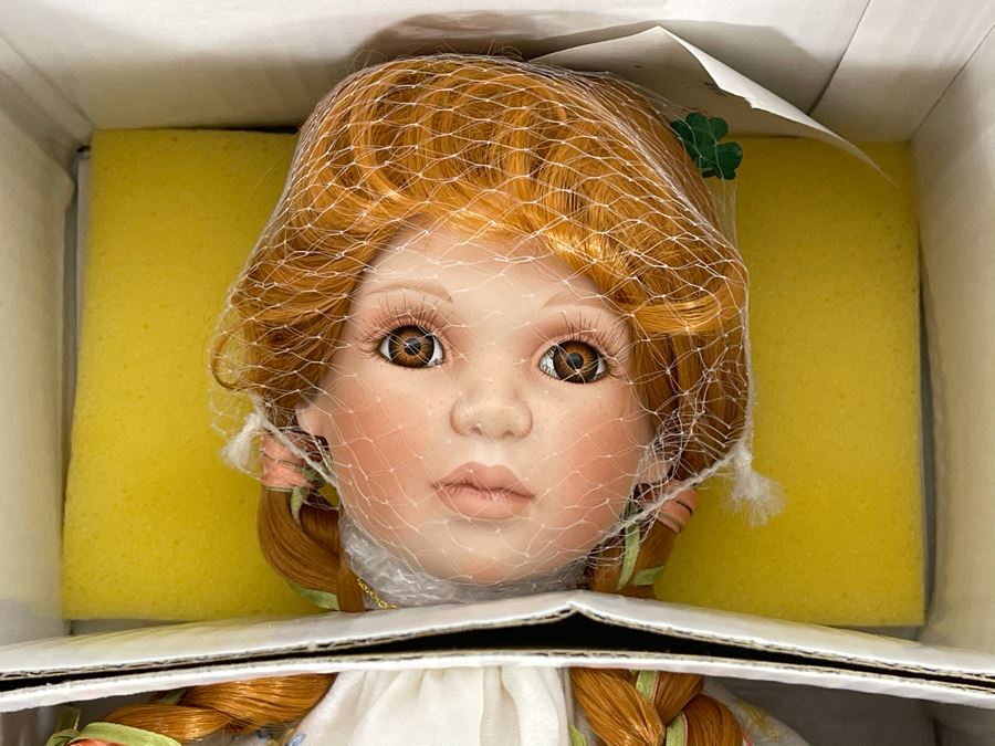 New Molly Irish Porcelain Collectible Doll By Peggy Dey / Danbury Mint 20'L With Box [Photo 3]