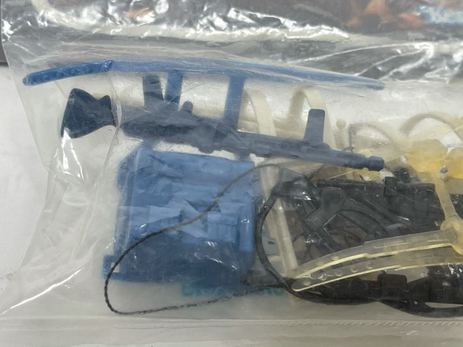 EXTREMELY RARE SEALED 1980 Kenner Mail-Away Offer Star Wars The Empire Strikes Back Star Wars Action Figures Survival Kit (Needed 5 Proofs Of Purchase From Kenner Action Figures) [Photo 11]