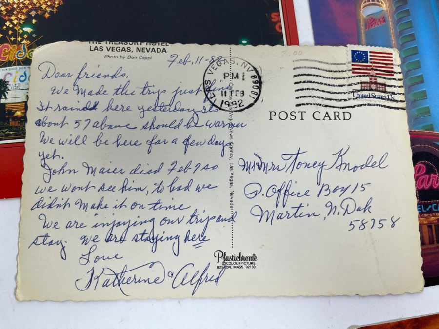 Collection Of Vintage Las Vegas Nevada Postcards And New Frontier Hotel Menu In Las Vegas [Photo 16]