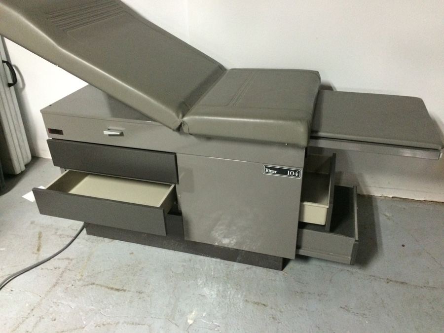 Ritter 104 Medical Examination Table [Photo 6]