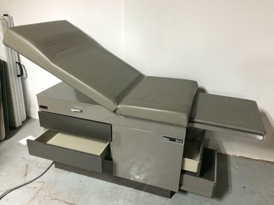 Ritter 104 Medical Examination Table [Photo 5]