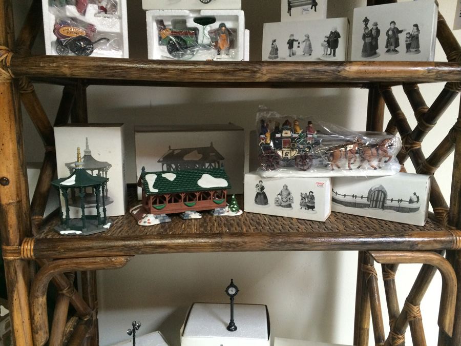 Huge Lot of Department 56 Heritage Village Collection [Photo 20]