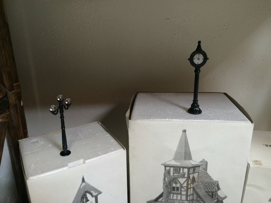 Huge Lot of Department 56 Heritage Village Collection [Photo 19]