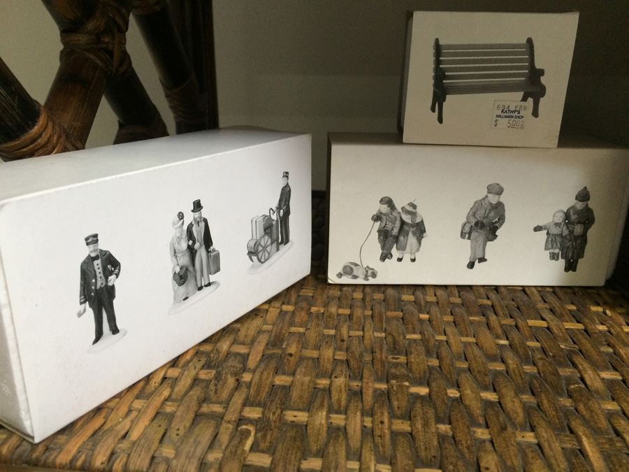 Huge Lot of Department 56 Heritage Village Collection [Photo 10]