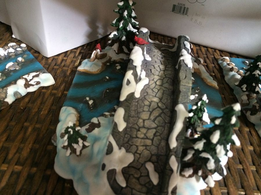 Huge Lot of Department 56 Heritage Village Collection [Photo 7]