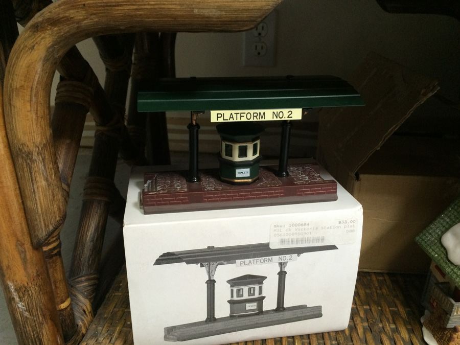 Huge Lot of Department 56 Heritage Village Collection [Photo 11]