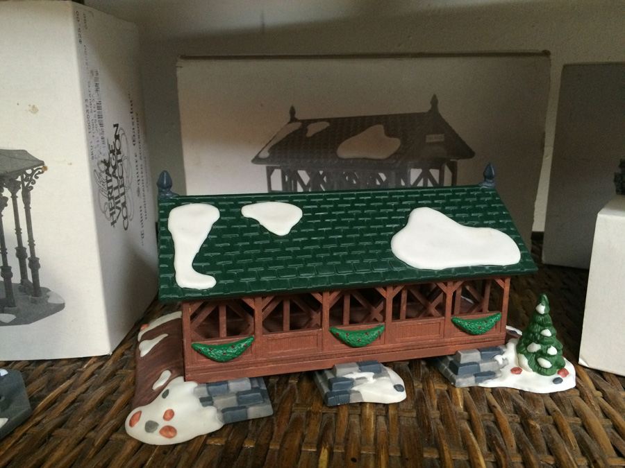 Huge Lot of Department 56 Heritage Village Collection [Photo 23]