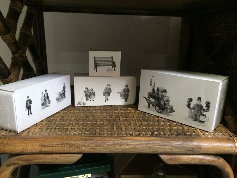 Huge Lot of Department 56 Heritage Village Collection [Photo 8]