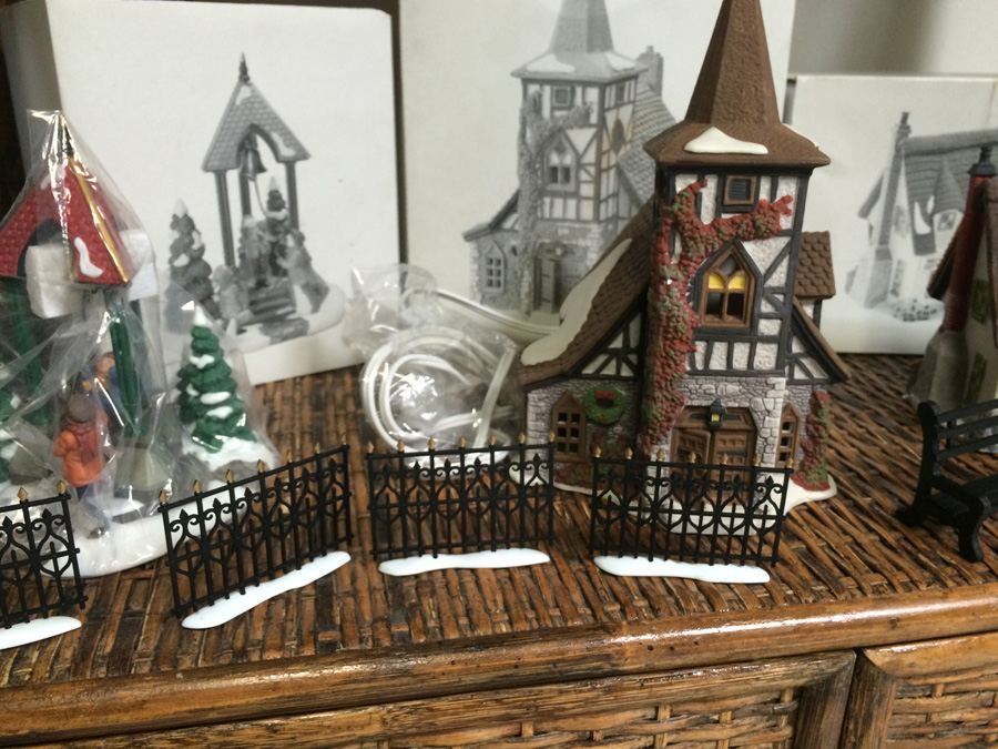 Huge Lot of Department 56 Heritage Village Collection [Photo 15]