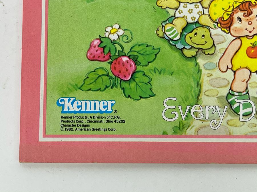 Vintage 1982 New Kenner Strawberry Shortcake Coloring Books [Photo 4]