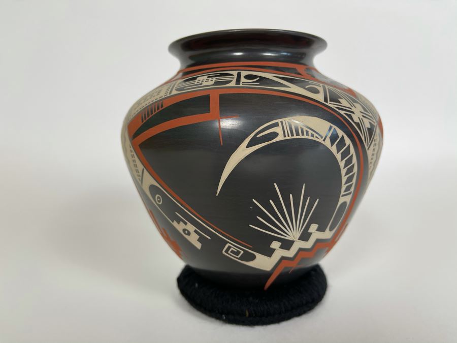 Mata Ortiz Indian Art Pottery Signed By Carlos Carrillo Mexico 6W X 6H [Photo 2]