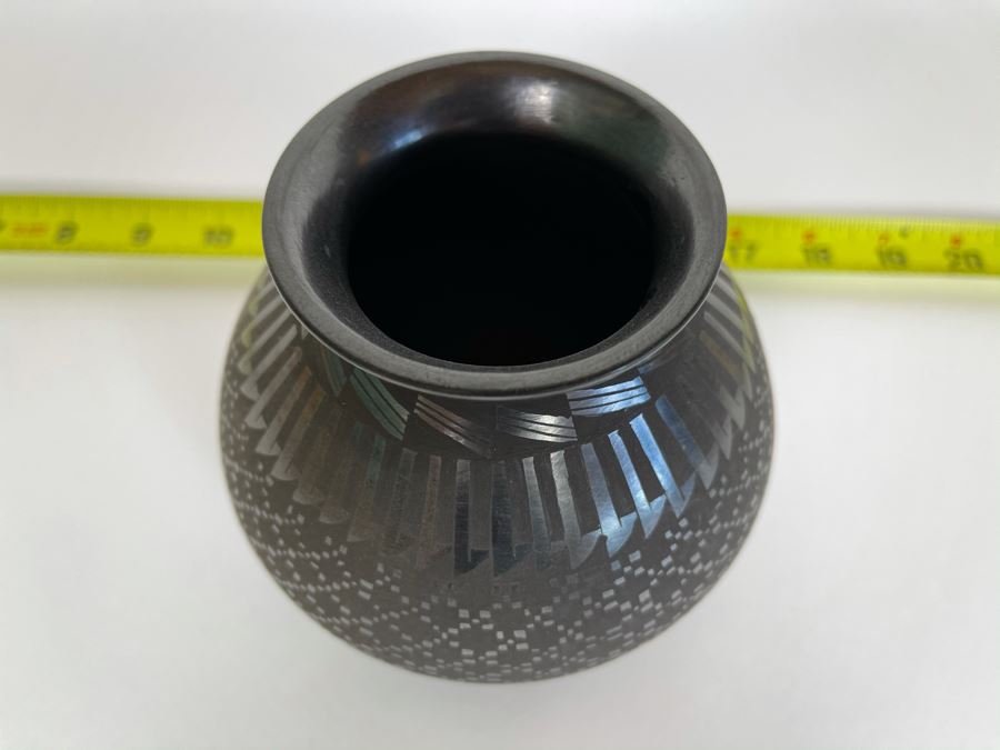 Mata Ortiz Indian Art Black Pottery Signed By Lidia Ponce Mexico 5W X 4H [Photo 6]