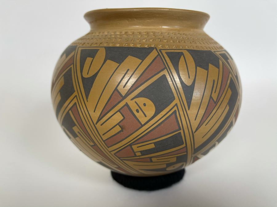 Mata Ortiz Indian Art Pottery Signed By Lidia Lucero Mexico 6W X 5H [Photo 4]