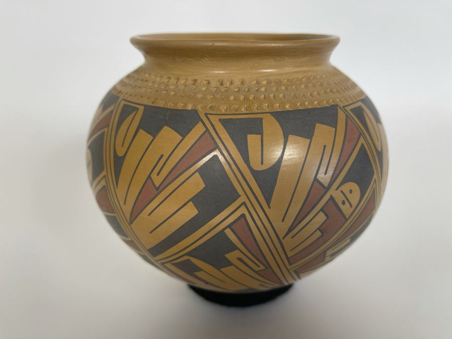 Mata Ortiz Indian Art Pottery Signed By Lidia Lucero Mexico 6W X 5H [Photo 3]