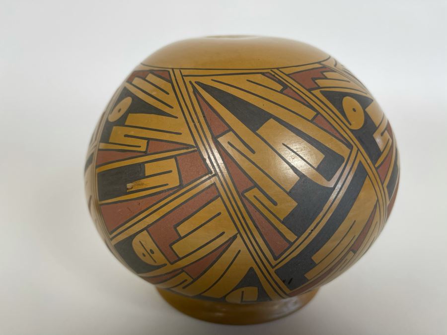 Mata Ortiz Indian Art Pottery Signed By Lidia Lucero Mexico 6W X 5H [Photo 6]