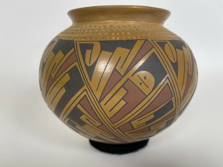 Mata Ortiz Indian Art Pottery Signed By Lidia Lucero Mexico 6W X 5H [Photo 5]