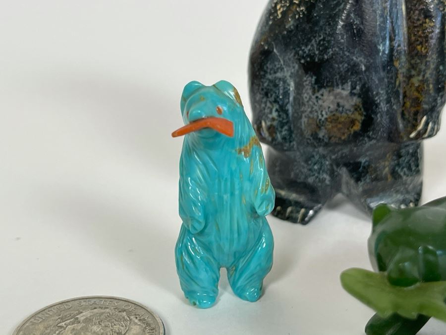Collection Of Various Stone Carvings Carved Bears In Jade, Turquoise And Other Stones Native American Fetishes [Photo 4]