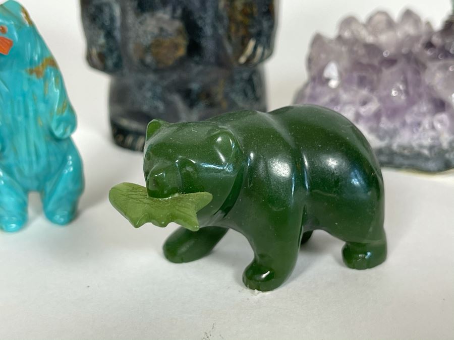 Collection Of Various Stone Carvings Carved Bears In Jade, Turquoise And Other Stones Native American Fetishes [Photo 3]