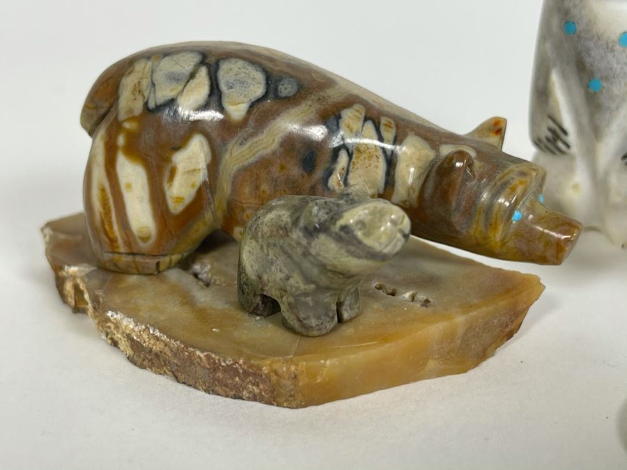Collection Of Native American Carved Stone Bear Fetishes - One Signed By David Chavez, Zuni [Photo 6]
