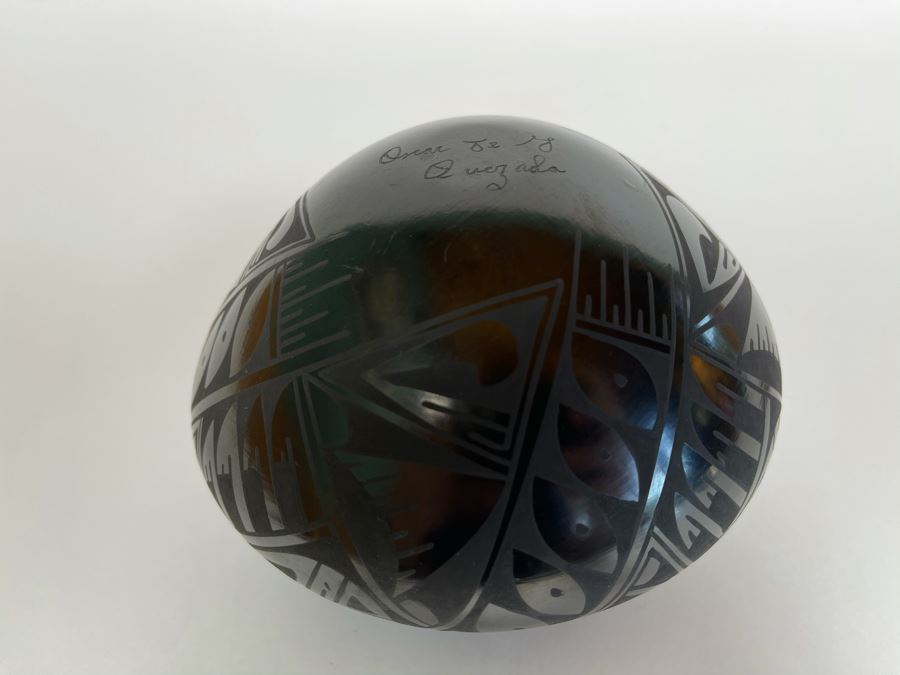 Mata Ortiz Indian Art Black Pottery Signed By Oscar Gonzalez Quezada, Jr. Mexico [Photo 8]