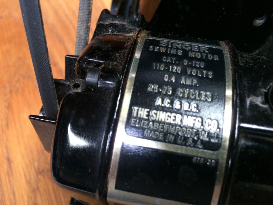 SINGER Featherweight Portable Electric Sewing Machine 221-1 [Photo 8]