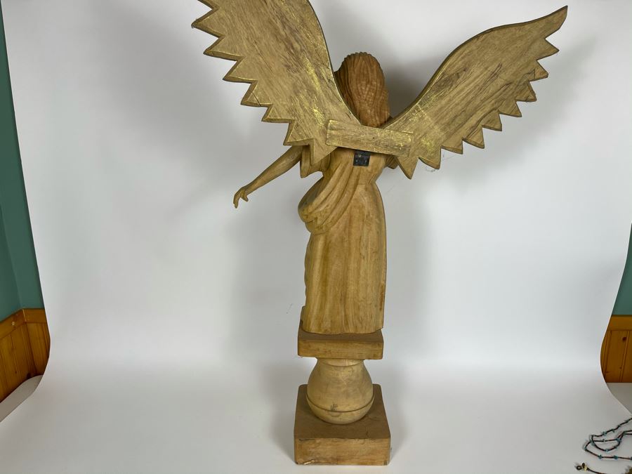 Large Carved Wooden Partially Gilded Sculpture Of Angel With Removable Wings Blowing Trumpet Horn [Photo 10]
