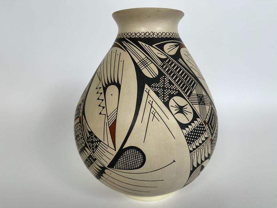 Mata Ortiz Indian Art Pottery Signed By Celia Veloz Mexico 8.25H [Photo 9]