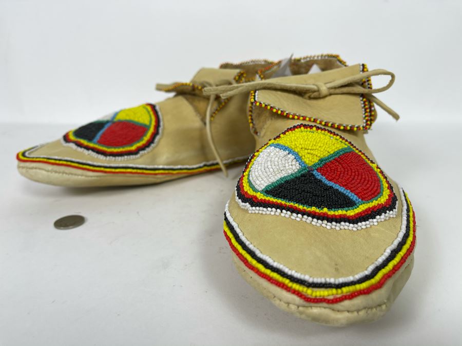 Pair Of Men's Native American Beaded Leather Moccasins 12'L [Photo 5]