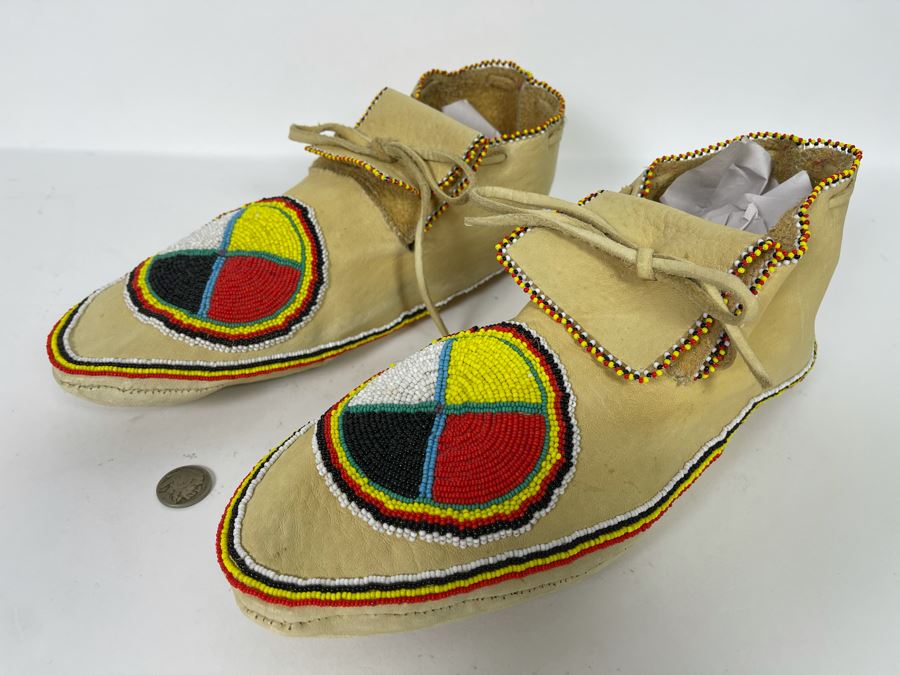 Pair Of Men's Native American Beaded Leather Moccasins 12'L [Photo 2]