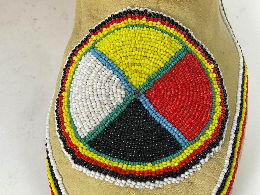 Pair Of Men's Native American Beaded Leather Moccasins 12'L [Photo 4]