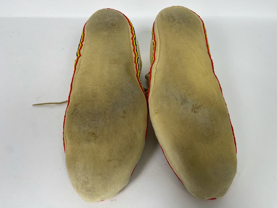 Pair Of Men's Native American Beaded Leather Moccasins 12'L [Photo 9]
