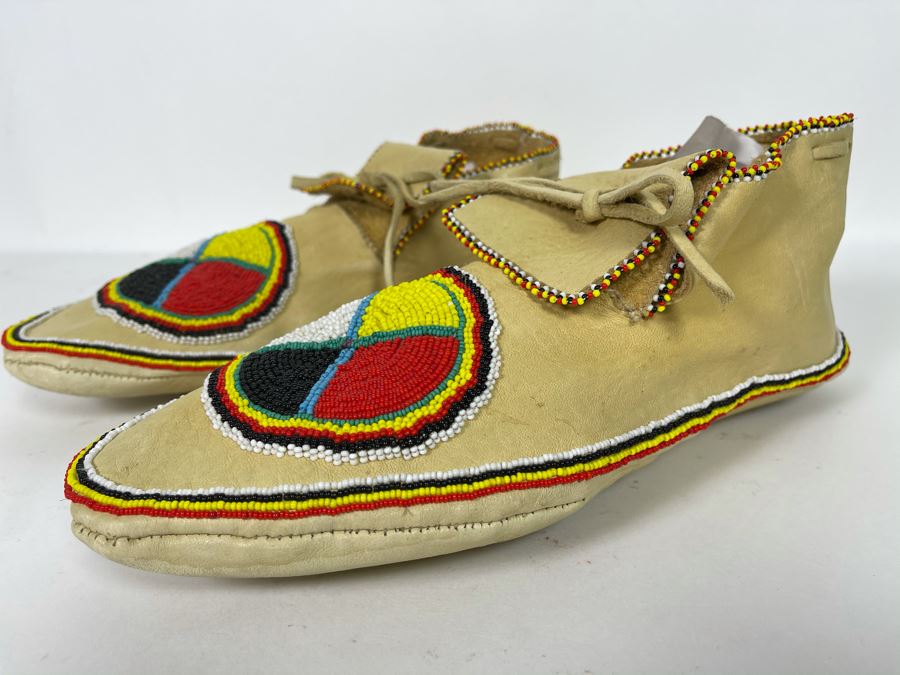 Pair Of Men's Native American Beaded Leather Moccasins 12'L [Photo 3]