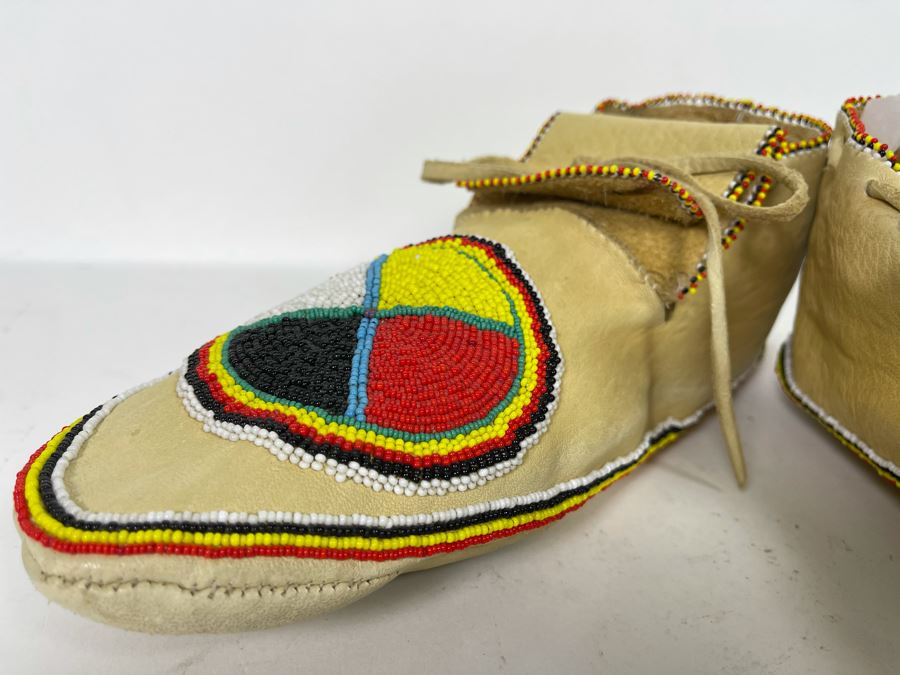 Pair Of Men's Native American Beaded Leather Moccasins 12'L [Photo 7]