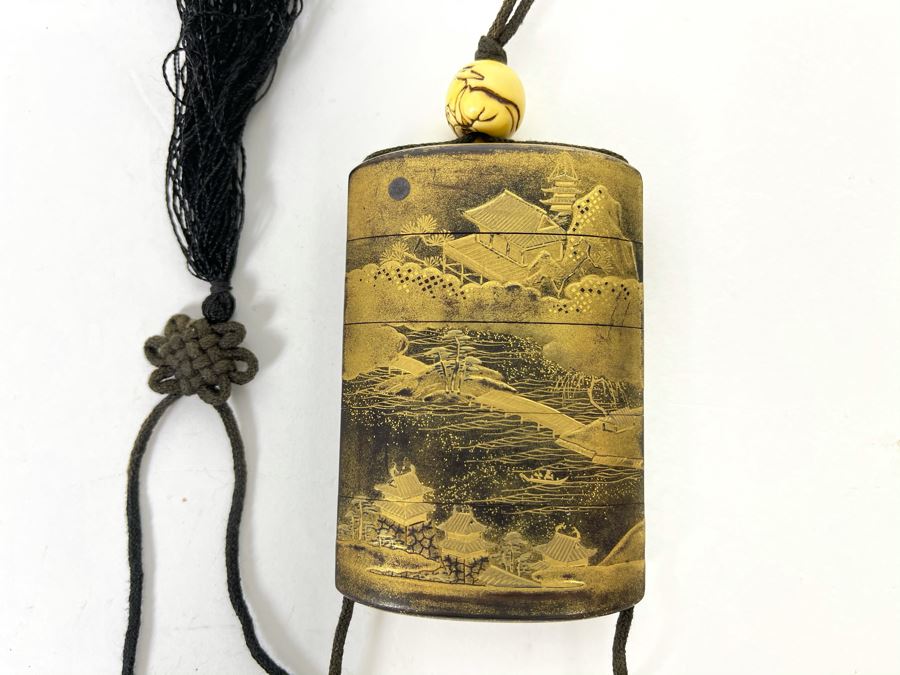 Vintage Japanese Gilt Lacquer Inro [Photo 12]