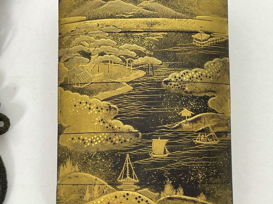 Vintage Japanese Gilt Lacquer Inro [Photo 6]