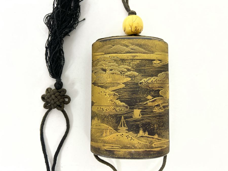 Vintage Japanese Gilt Lacquer Inro [Photo 8]
