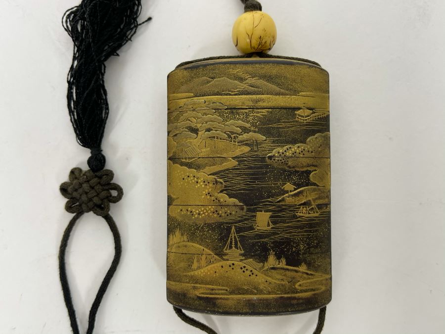 Vintage Japanese Gilt Lacquer Inro [Photo 3]
