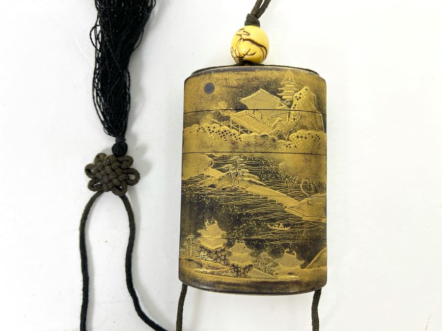 Vintage Japanese Gilt Lacquer Inro [Photo 11]