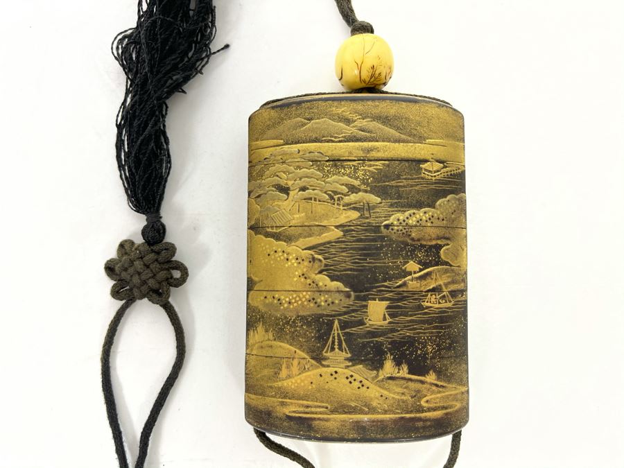 Vintage Japanese Gilt Lacquer Inro [Photo 9]