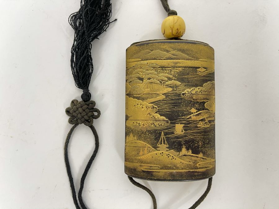 Vintage Japanese Gilt Lacquer Inro [Photo 2]