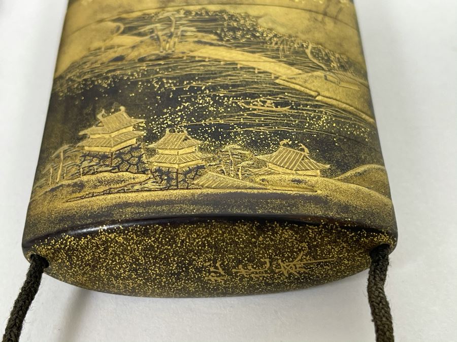 Vintage Japanese Gilt Lacquer Inro [Photo 16]