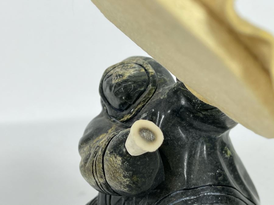 Vintage Signed Eskimo Stone Carving Sculpture Playing Drum 6W X 6D X 7.5H [Photo 14]