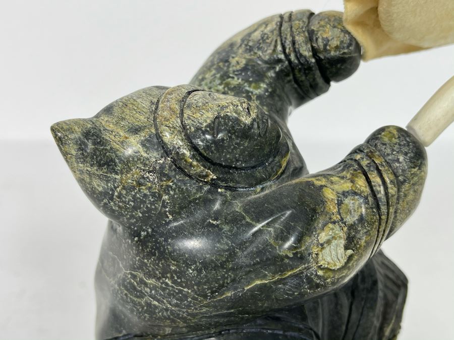 Vintage Signed Eskimo Stone Carving Sculpture Playing Drum 6W X 6D X 7.5H [Photo 7]