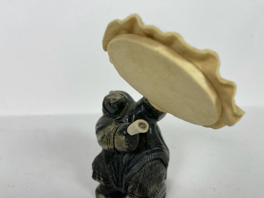 Vintage Signed Eskimo Stone Carving Sculpture Playing Drum 6W X 6D X 7.5H [Photo 11]