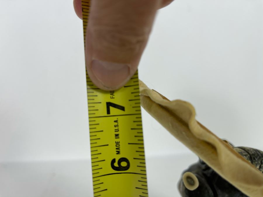 Vintage Signed Eskimo Stone Carving Sculpture Playing Drum 6W X 6D X 7.5H [Photo 17]