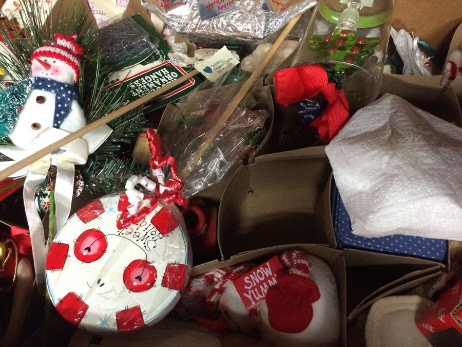 Huge Christmas in May Lot [Photo 10]