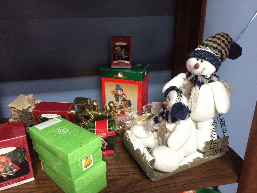 Huge Christmas in May Lot [Photo 14]