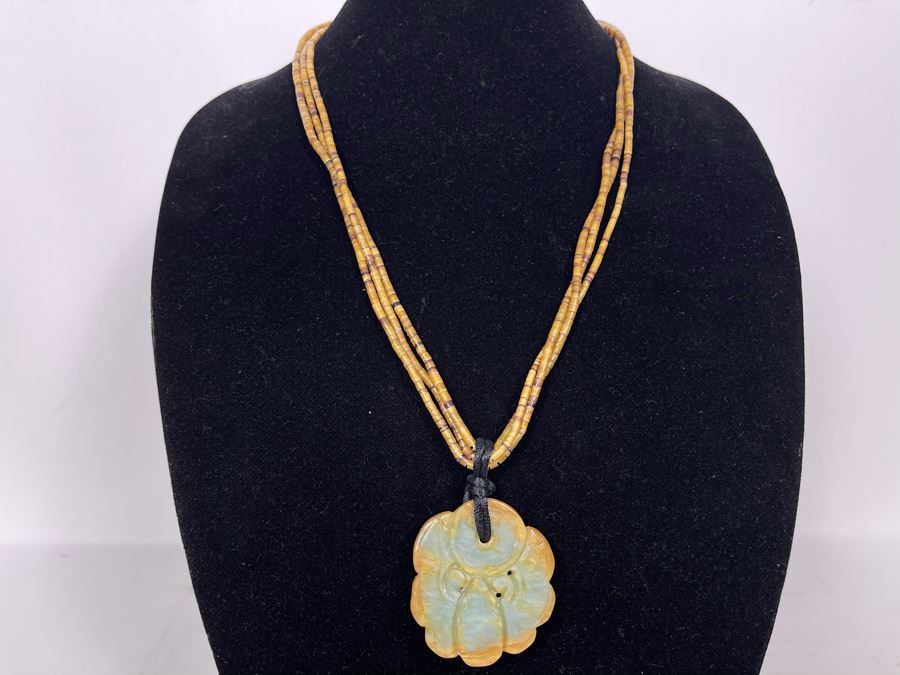 Vintage Chinese Jade Pendant And 3-Strand Shell Heishi Bead Necklace 24L [Photo 3]